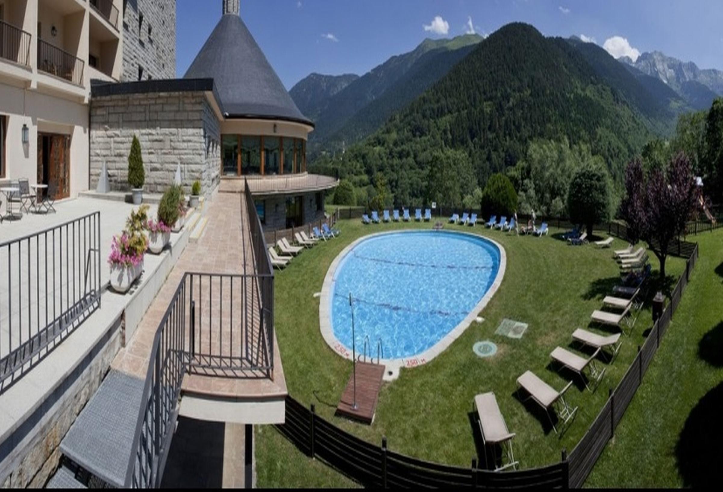 Parador De Vielha Bagian luar foto
