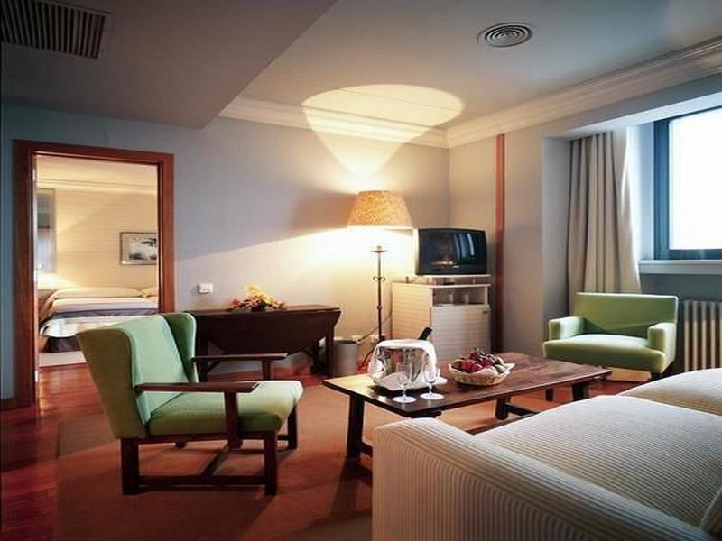 Parador De Vielha Bagian luar foto