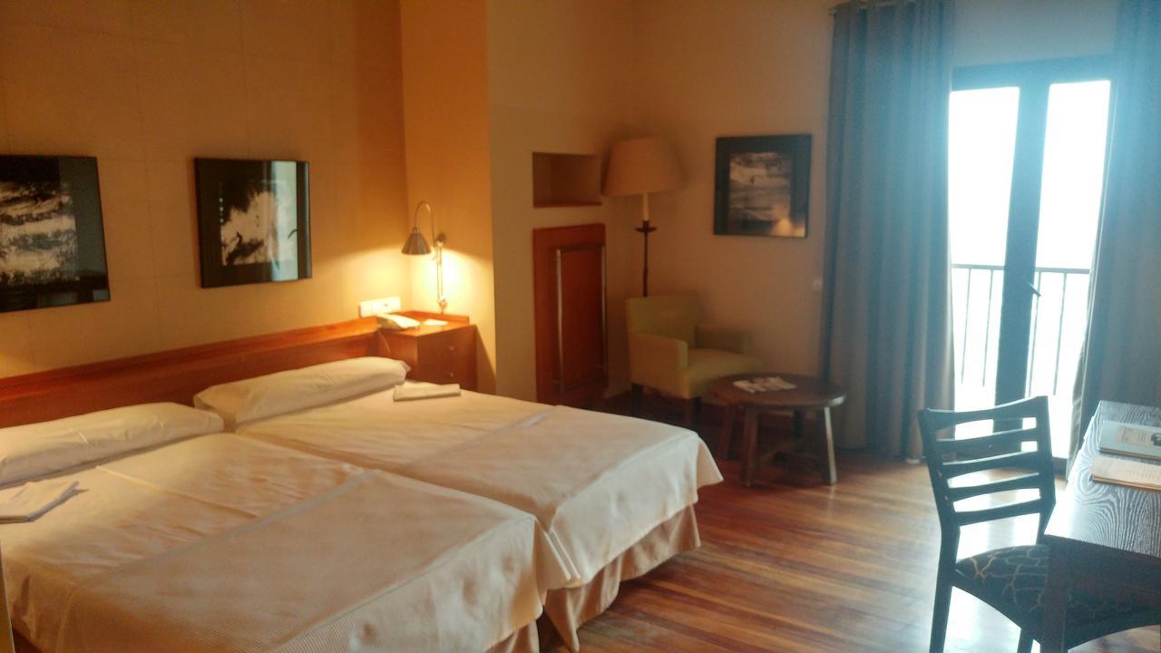 Parador De Vielha Bagian luar foto